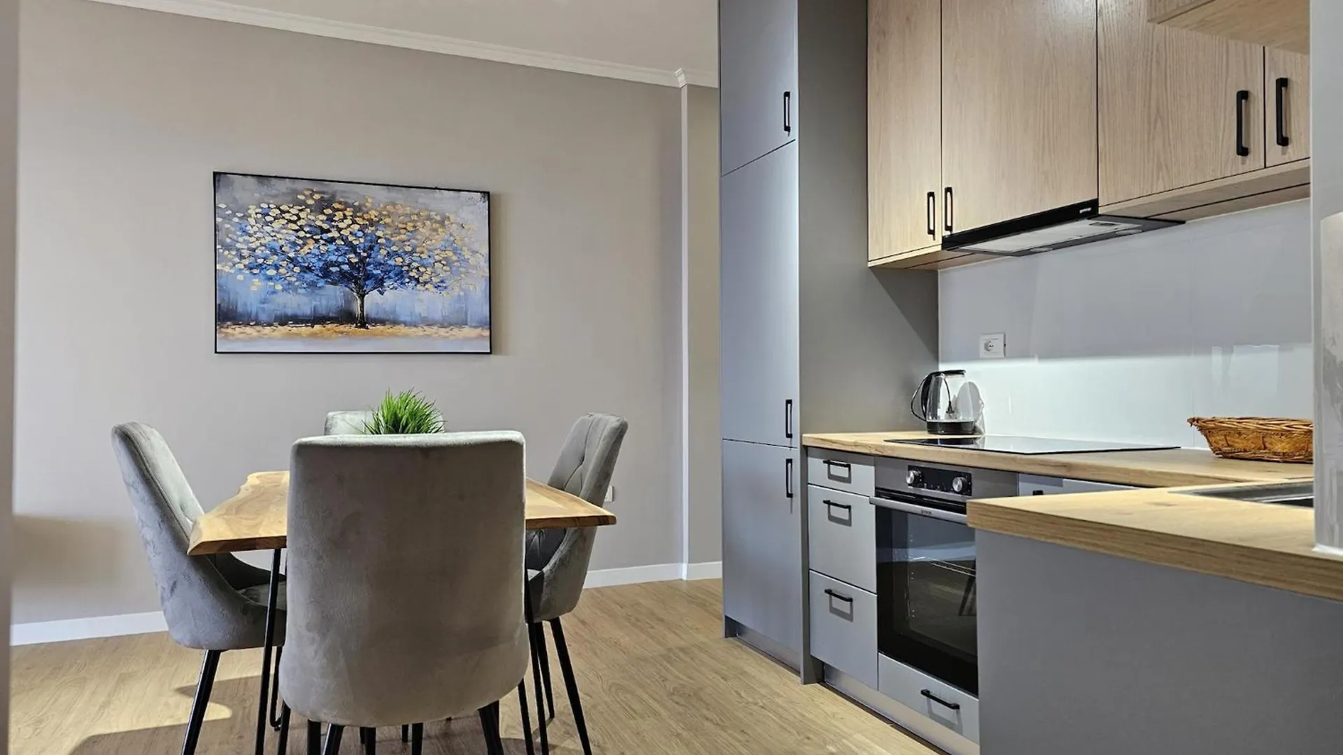 Two-Bedroom Penthouse Apartment In Sarandë