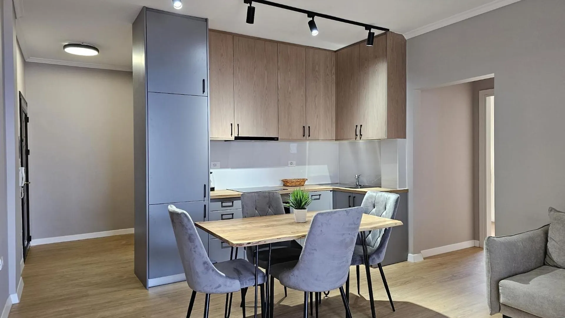 Two-Bedroom Penthouse Apartment In Sarandë