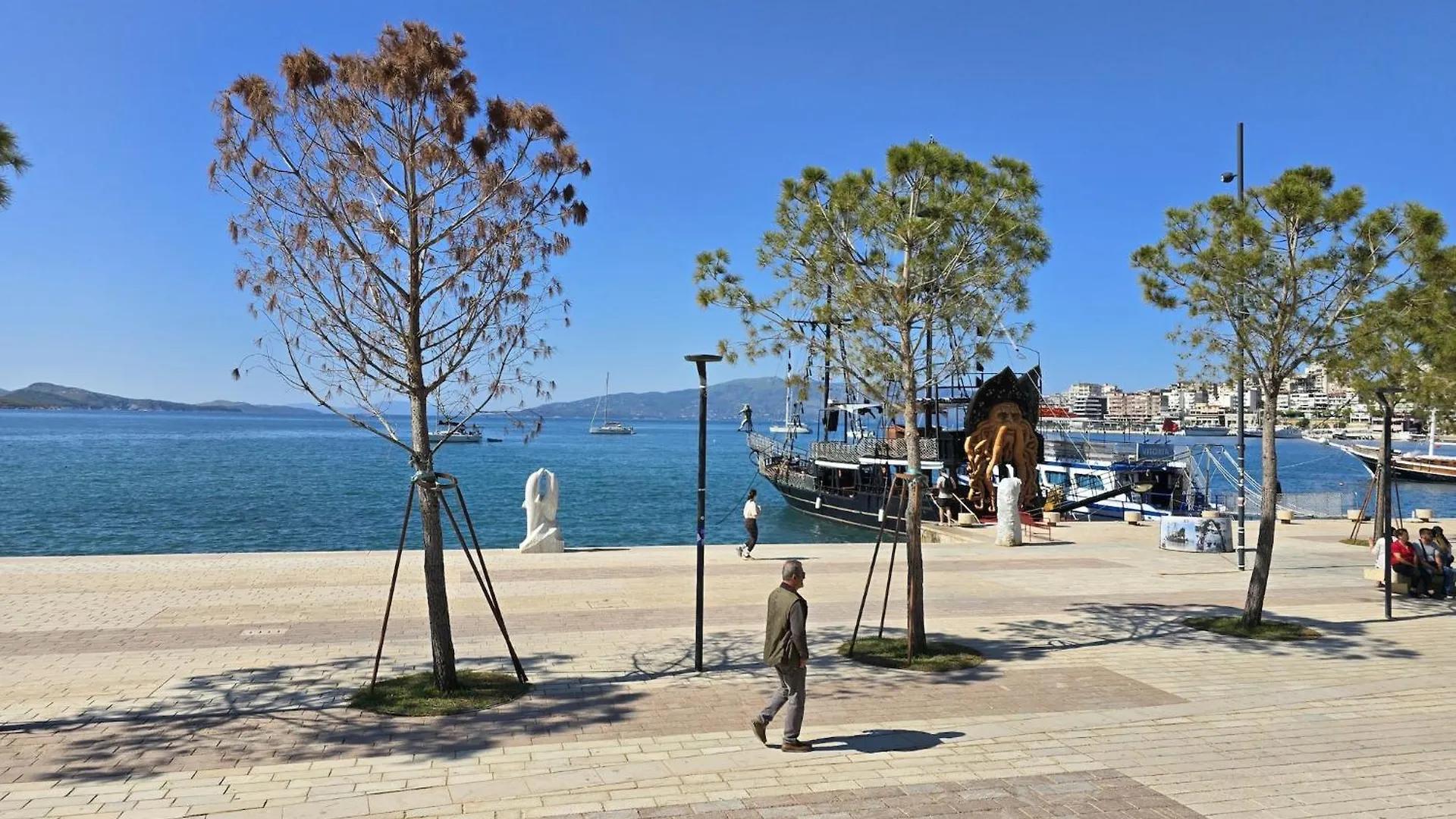 Two-Bedroom Penthouse Apartment In Sarandë 0*,