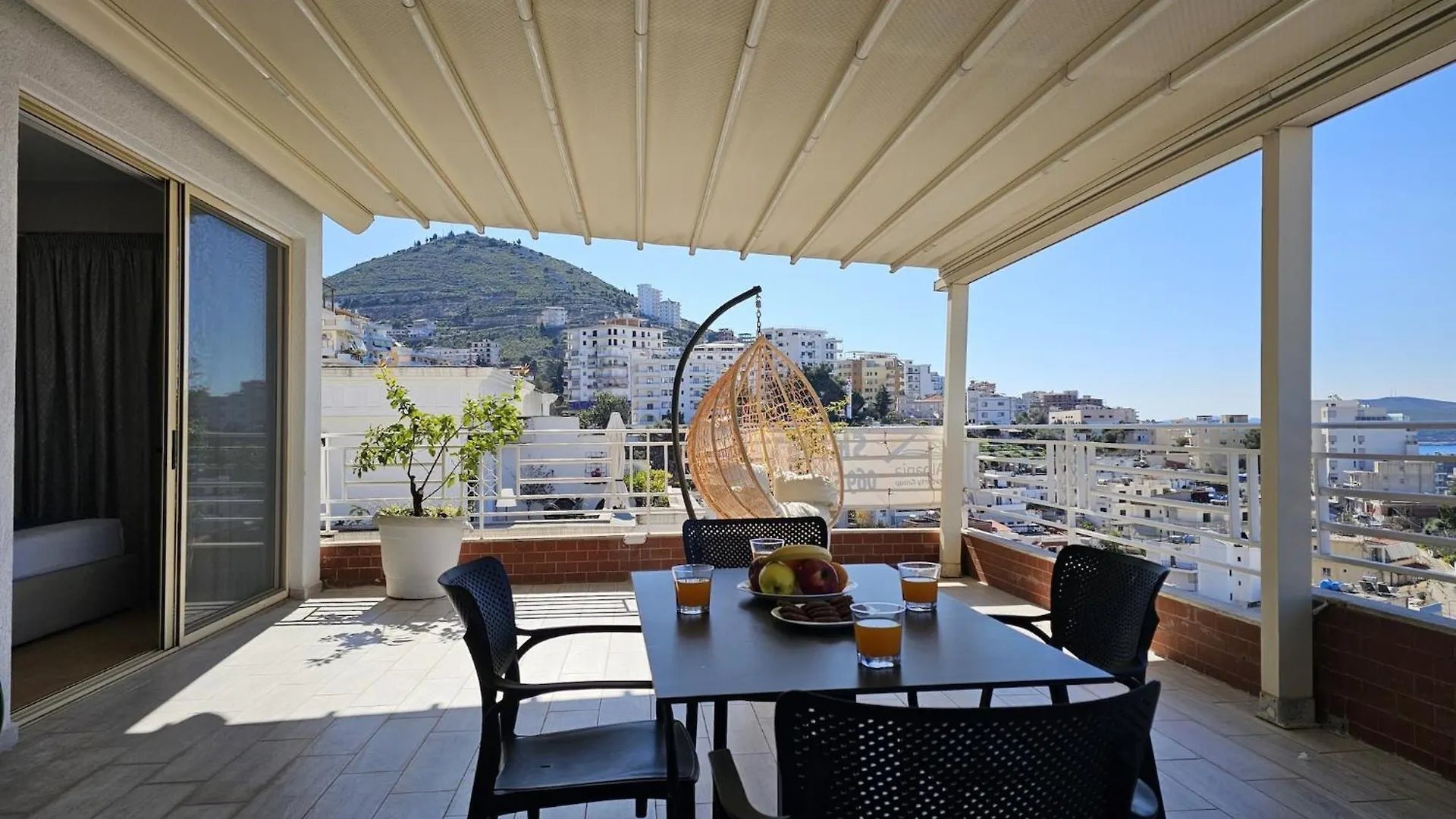 Two-Bedroom Penthouse Apartment In Sarandë 0*,  Albania