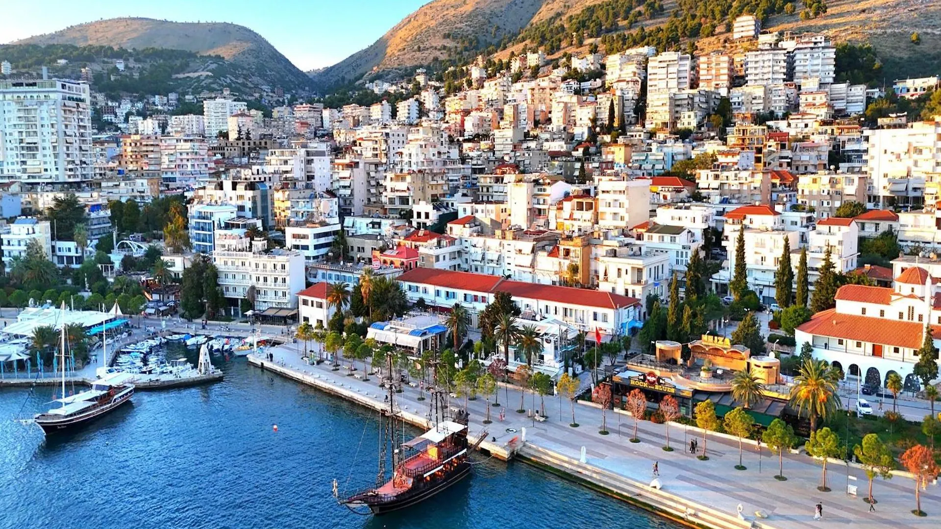 Two-Bedroom Penthouse Apartment In Sarandë 0*,  Albania